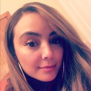 Meet your Posher, Stefanie